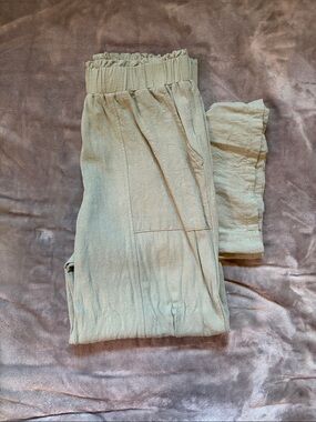Women’s Elastic Waist Sage Green Pull-On Pants